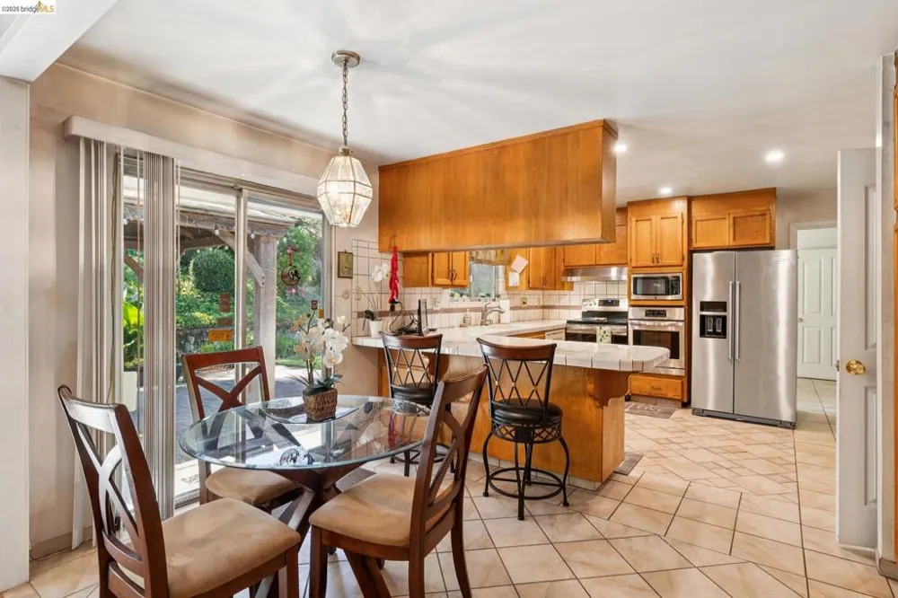 11233 Monan St Oakland, CA 94605