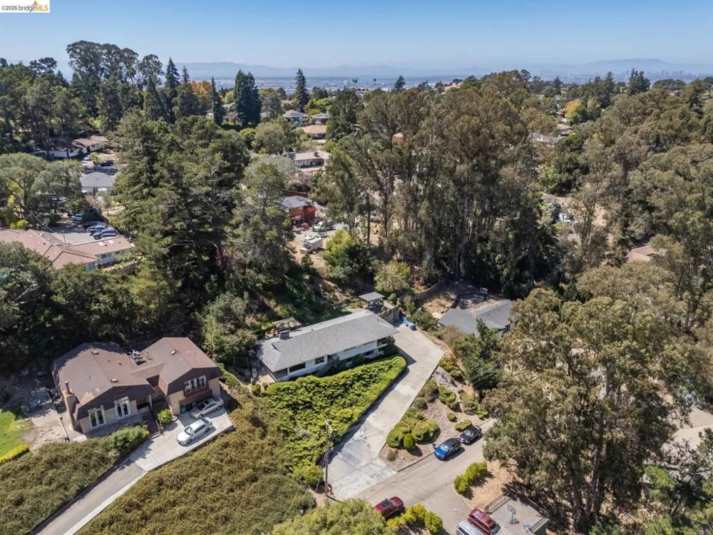 11233 Monan St Oakland, CA 94605