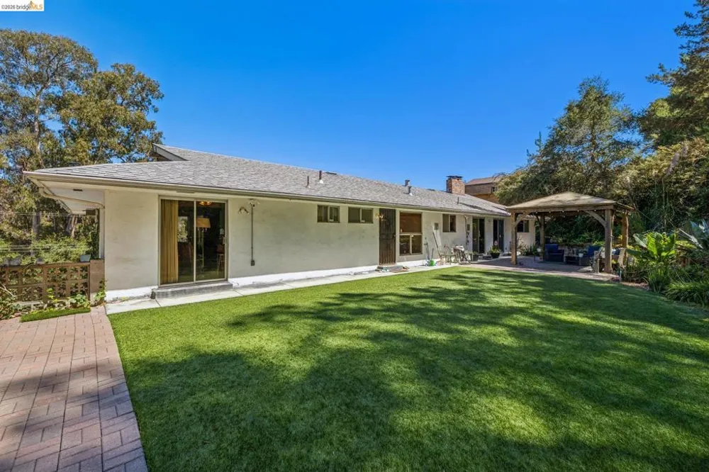 11233 Monan St Oakland, CA 94605