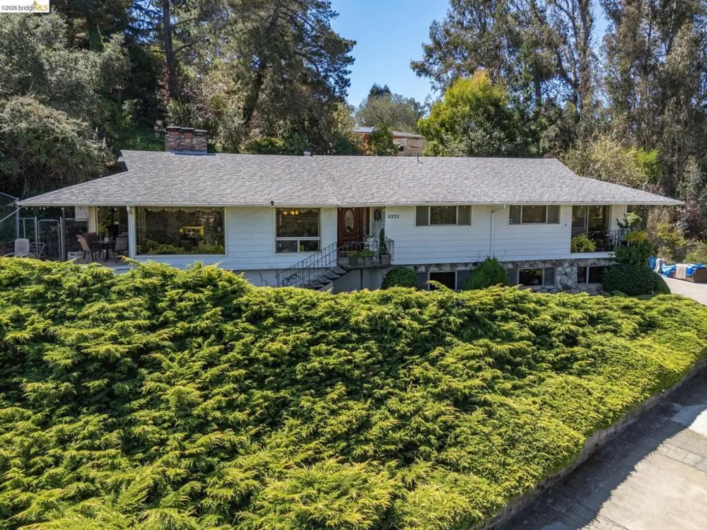 11233 Monan St Oakland, CA 94605