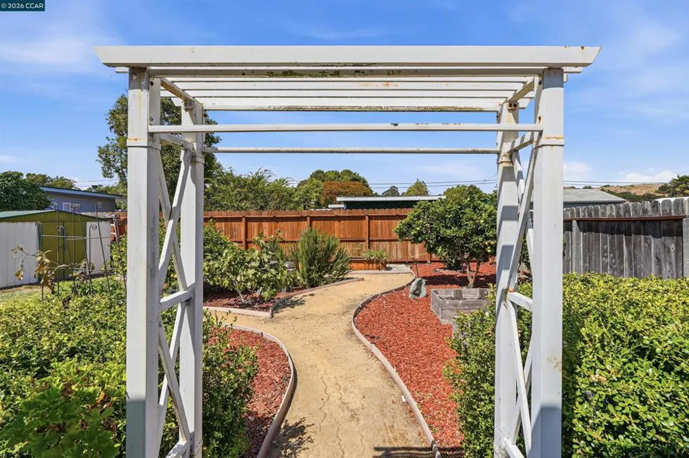 3543 Carlfield St El Sobrante, CA 94803