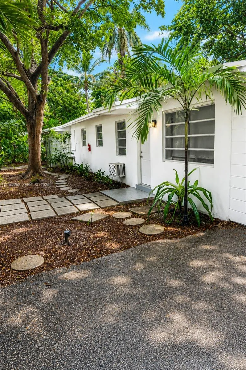 4790 SW 65th Ave #2 Davie, FL 33314