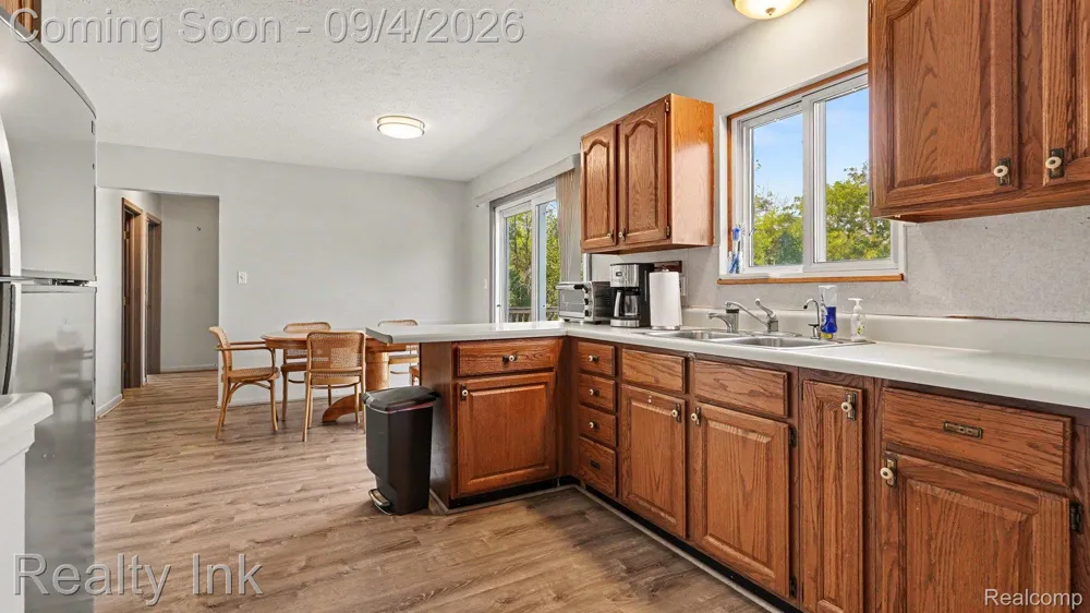 11260 Lemen Road Green Oak Township, MI 48189