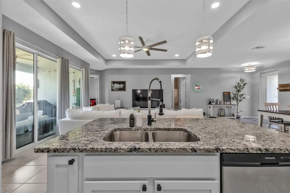 206 SANTAREM CIRCLE Punta Gorda, FL 33983