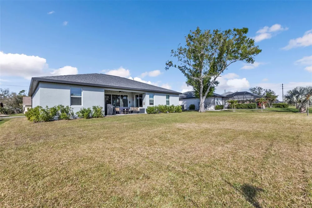 206 SANTAREM CIRCLE Punta Gorda, FL 33983