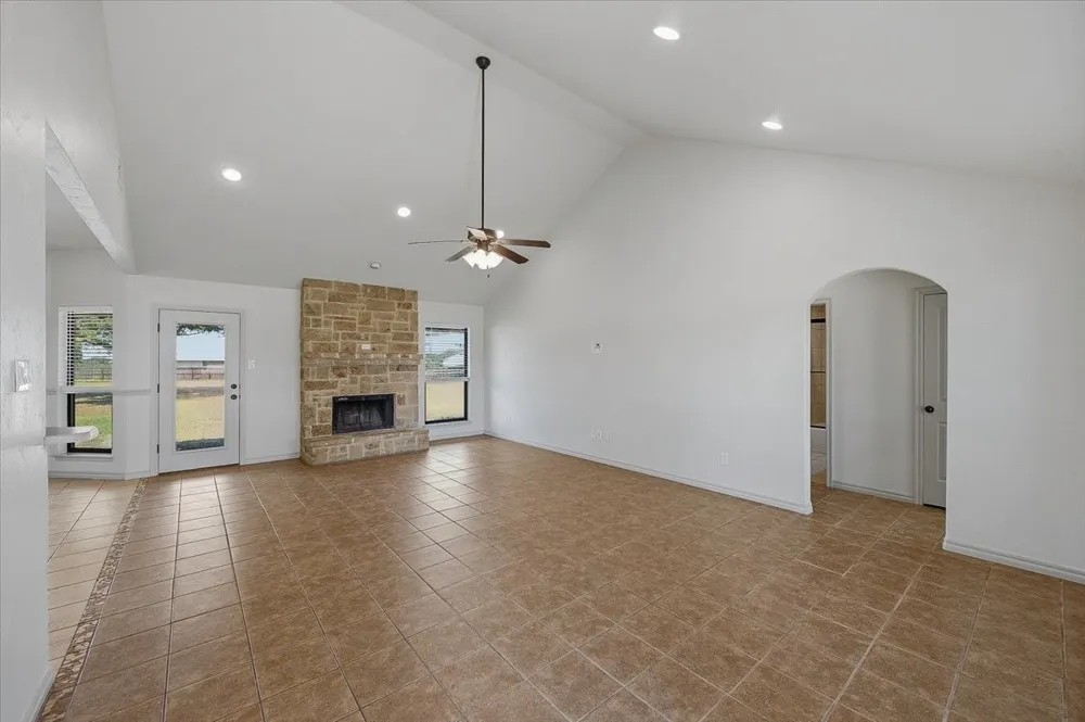 105 Savannah Drive Weatherford, TX 76087