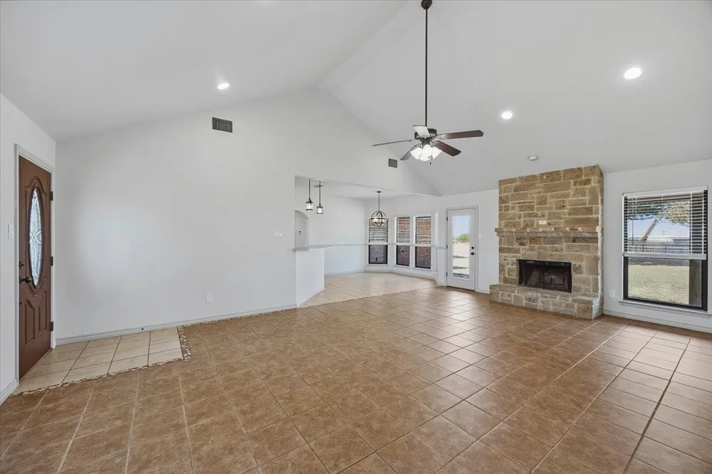 105 Savannah Drive Weatherford, TX 76087