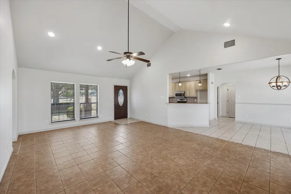 105 Savannah Drive Weatherford, TX 76087