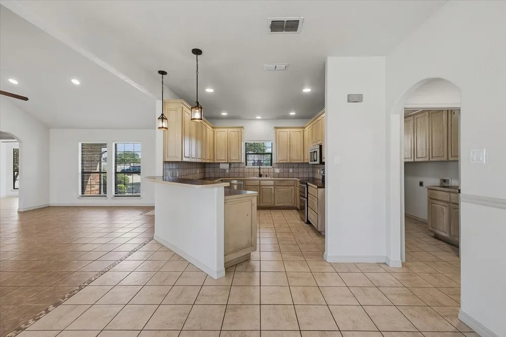 105 Savannah Drive Weatherford, TX 76087