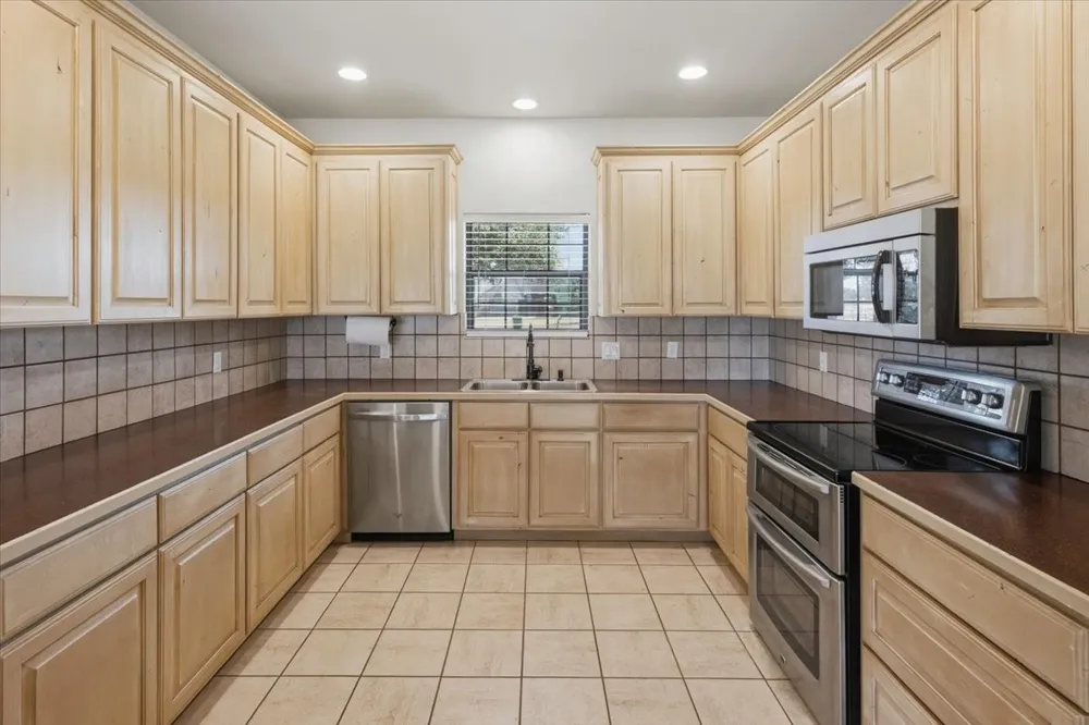105 Savannah Drive Weatherford, TX 76087