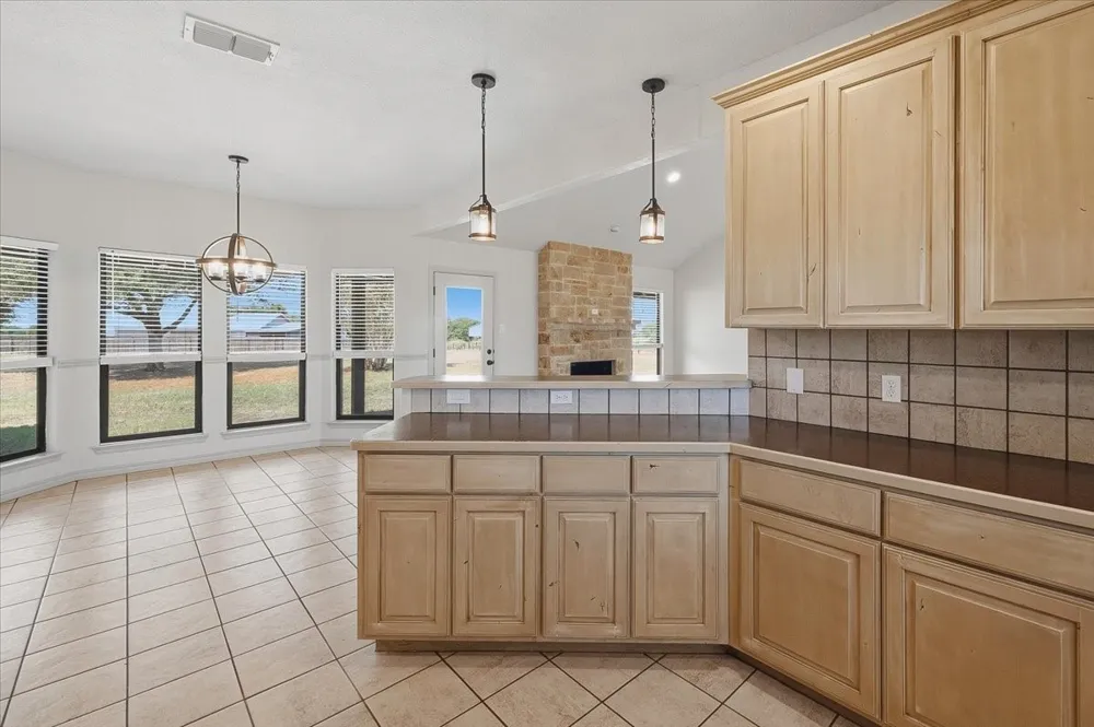 105 Savannah Drive Weatherford, TX 76087