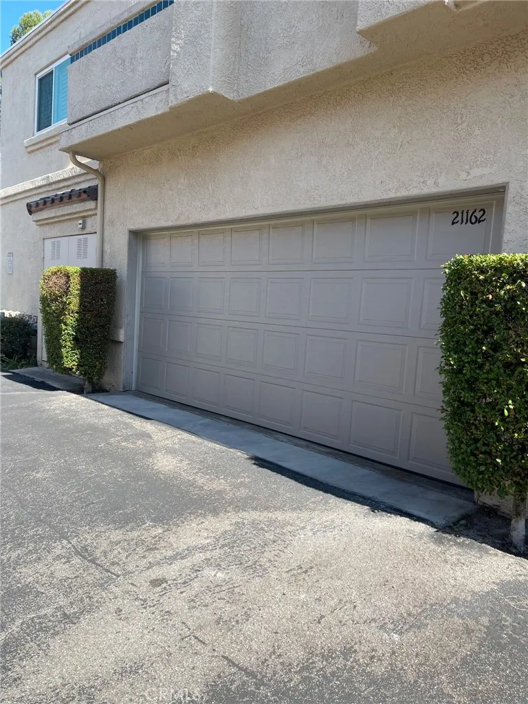 21162 Gladiolos Lake Forest, CA 92630