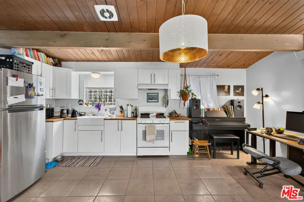 223 S Avenue 57 Los Angeles, CA 90042