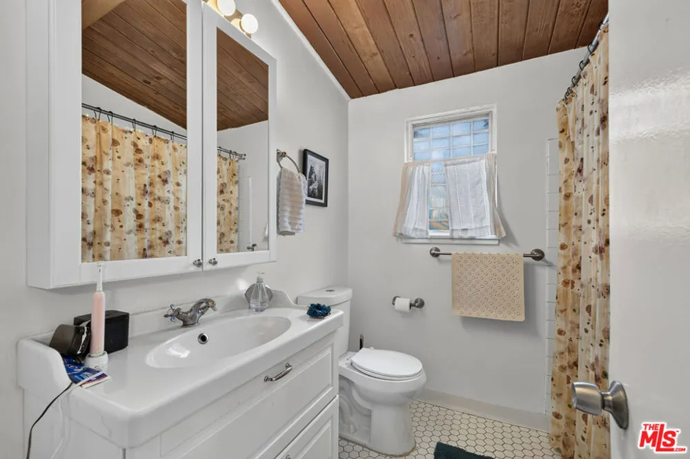 223 S Avenue 57 Los Angeles, CA 90042