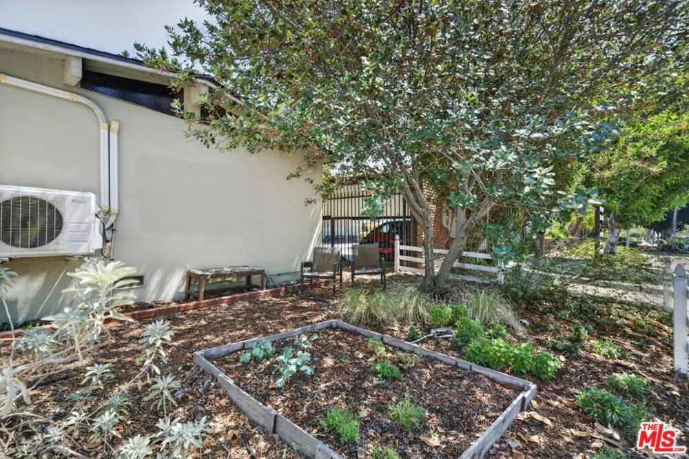 223 S Avenue 57 Los Angeles, CA 90042
