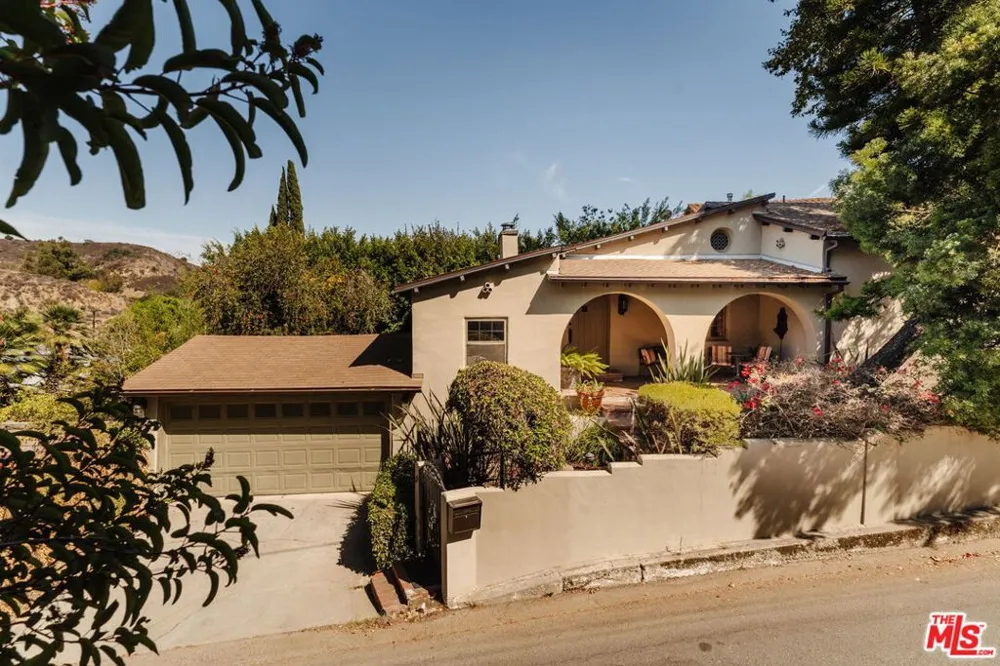 6812 Treasure Trail Los Angeles, CA 90068