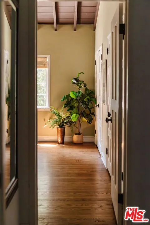 6812 Treasure Trail Los Angeles, CA 90068