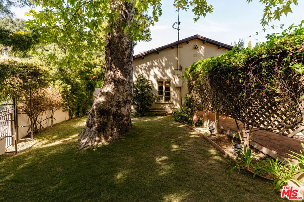 6812 Treasure Trail Los Angeles, CA 90068