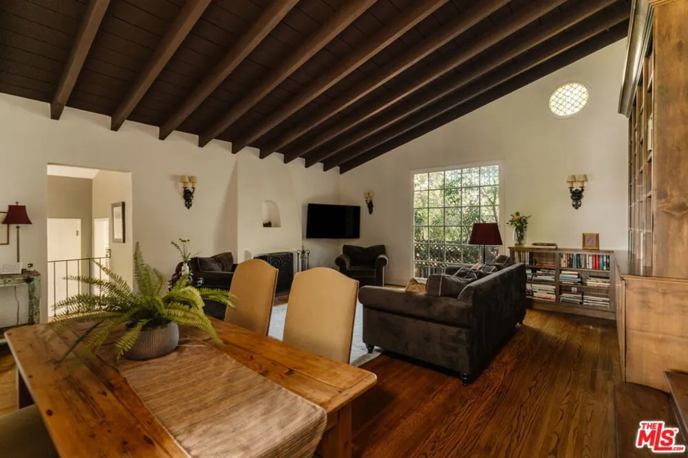 6812 Treasure Trail Los Angeles, CA 90068