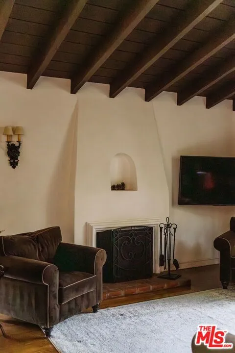 6812 Treasure Trail Los Angeles, CA 90068