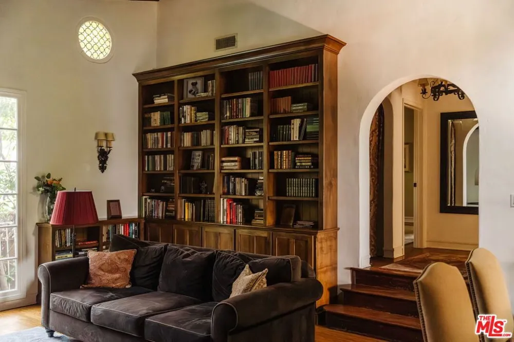 6812 Treasure Trail Los Angeles, CA 90068