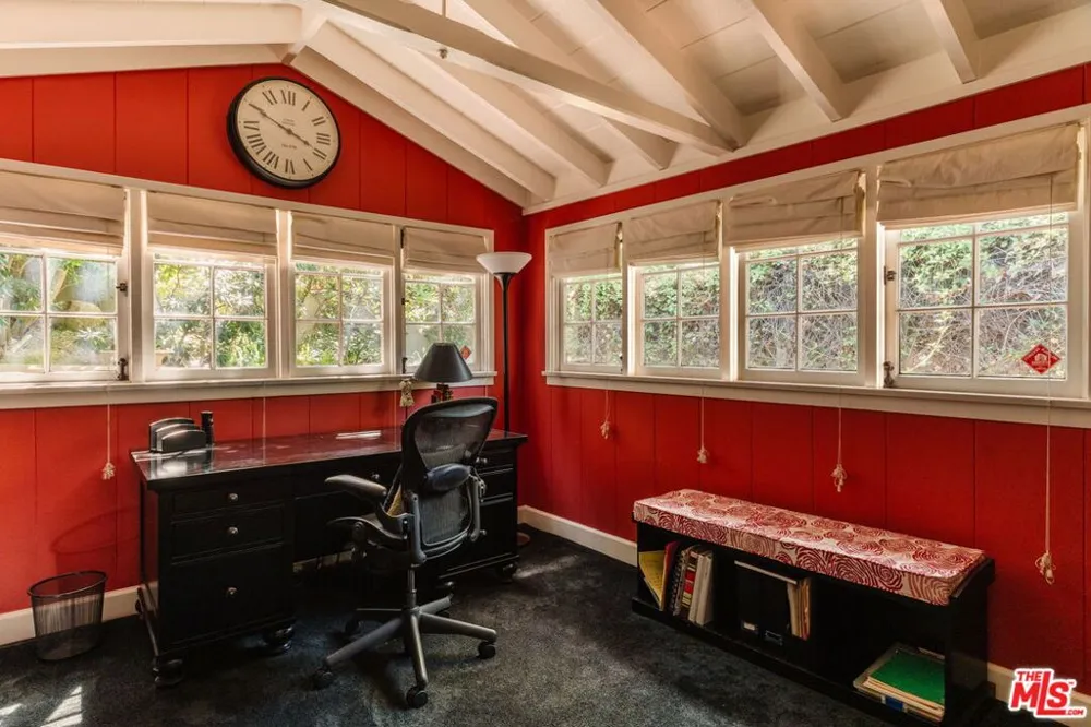 6812 Treasure Trail Los Angeles, CA 90068