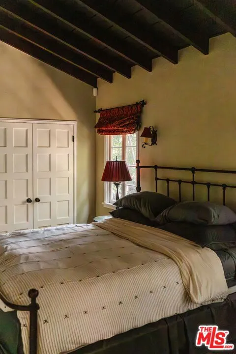 6812 Treasure Trail Los Angeles, CA 90068