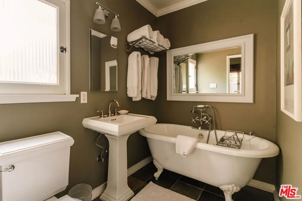 6812 Treasure Trail Los Angeles, CA 90068
