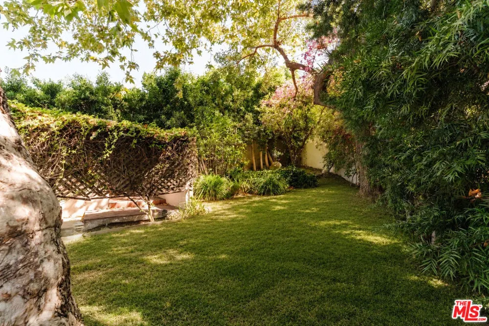 6812 Treasure Trail Los Angeles, CA 90068