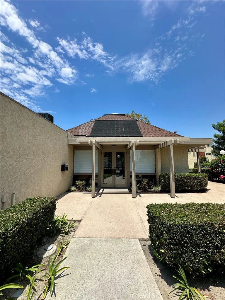 835 W Orangewood Anaheim, CA 92802