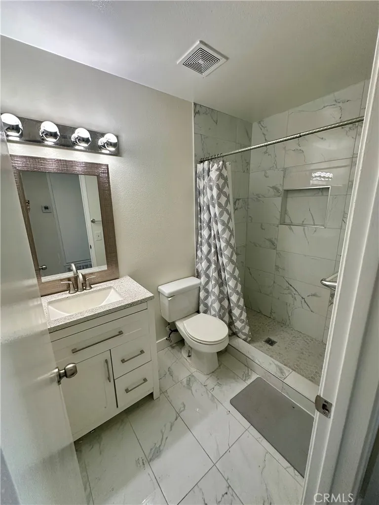 835 W Orangewood Anaheim, CA 92802