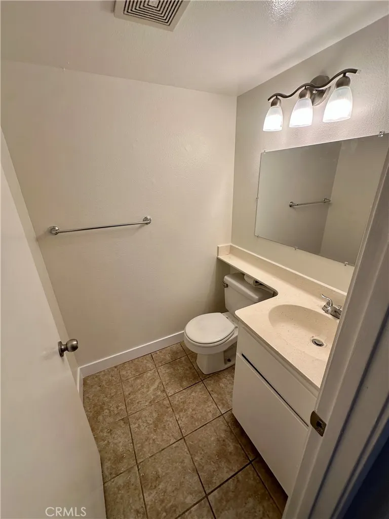 835 W Orangewood Anaheim, CA 92802