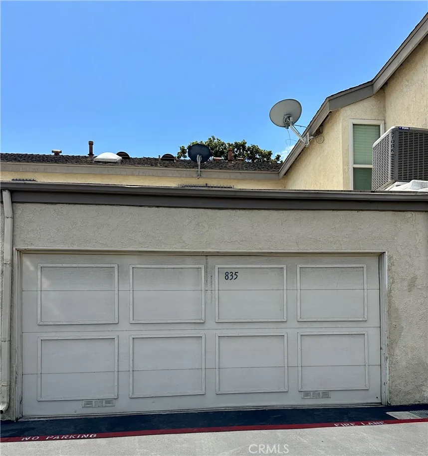 835 W Orangewood Anaheim, CA 92802
