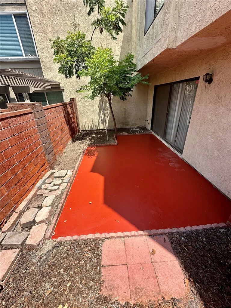 835 W Orangewood Anaheim, CA 92802