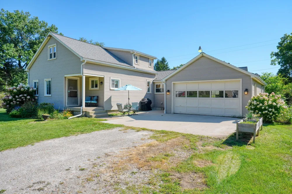 7621 Coon Hill Road Munith, MI 49259