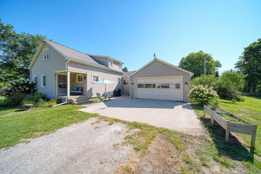 7621 Coon Hill Road Munith, MI 49259