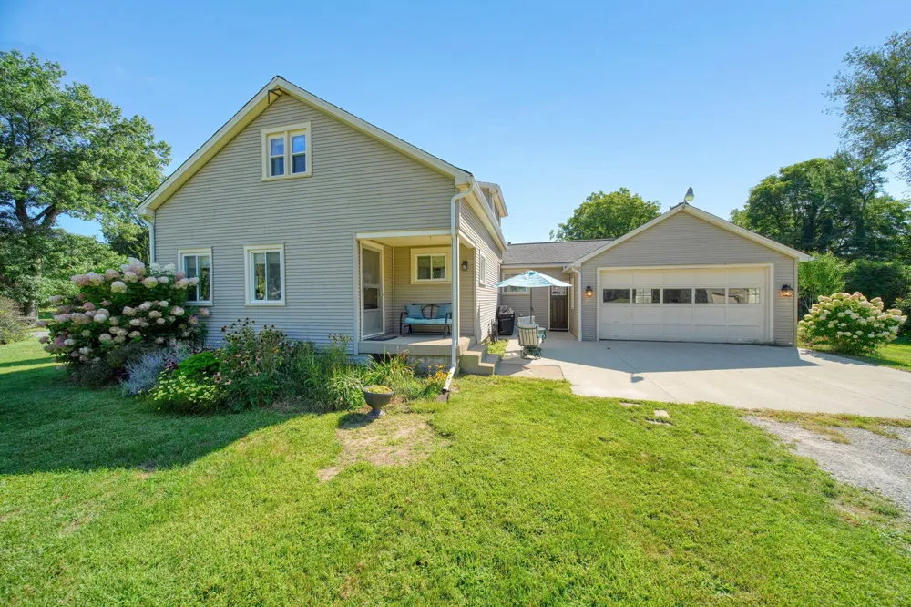 7621 Coon Hill Road Munith, MI 49259