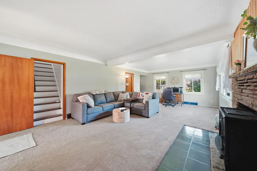 7621 Coon Hill Road Munith, MI 49259