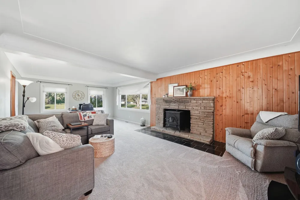 7621 Coon Hill Road Munith, MI 49259