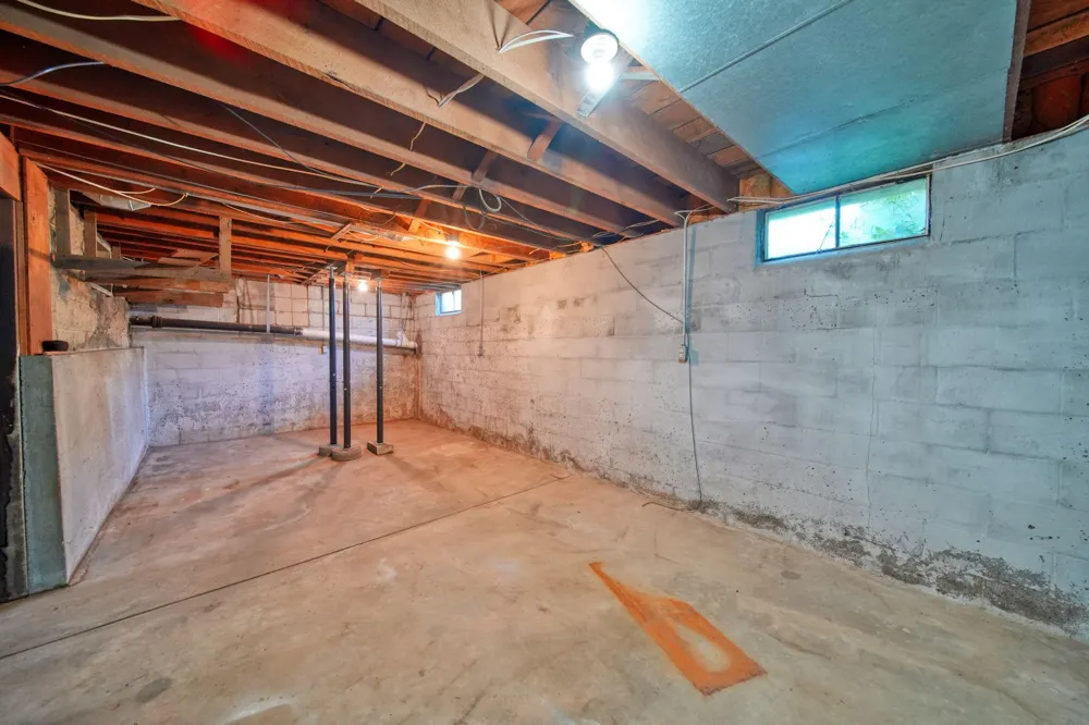 7621 Coon Hill Road Munith, MI 49259