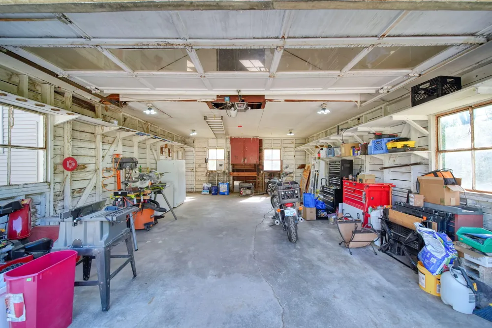 7621 Coon Hill Road Munith, MI 49259