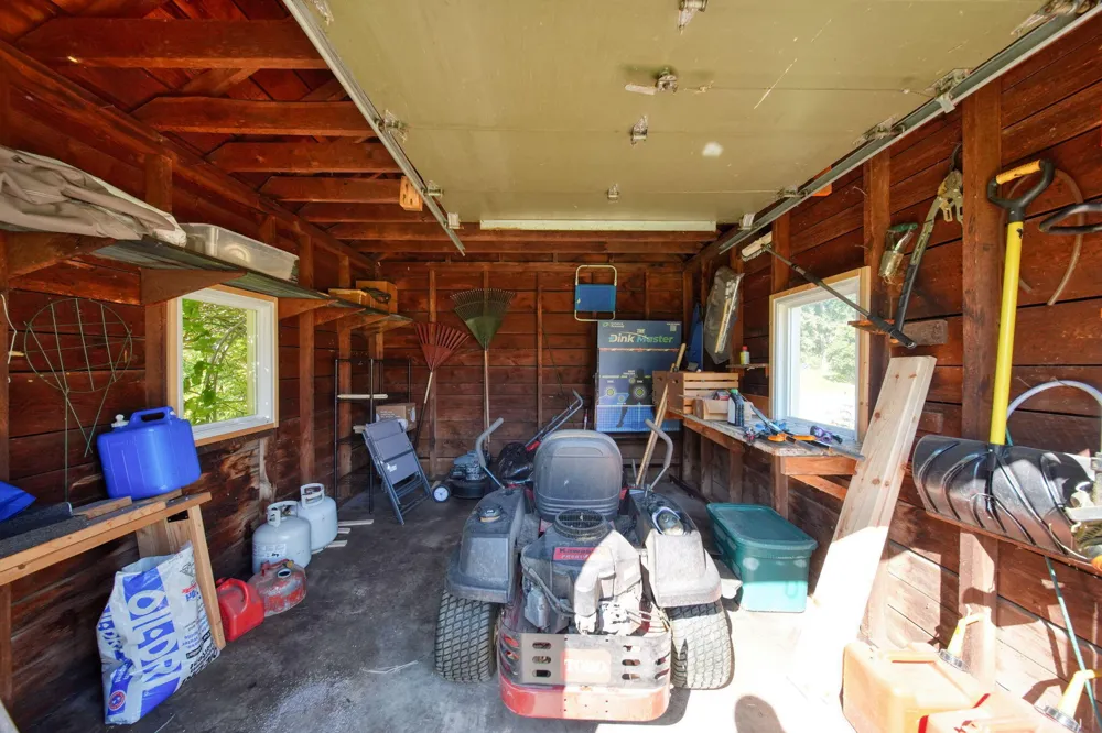 7621 Coon Hill Road Munith, MI 49259