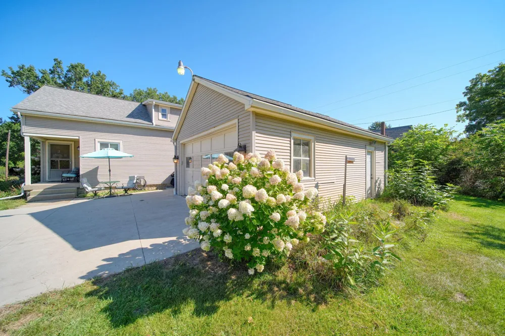 7621 Coon Hill Road Munith, MI 49259