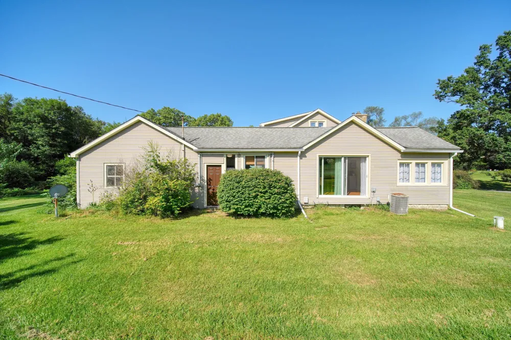 7621 Coon Hill Road Munith, MI 49259