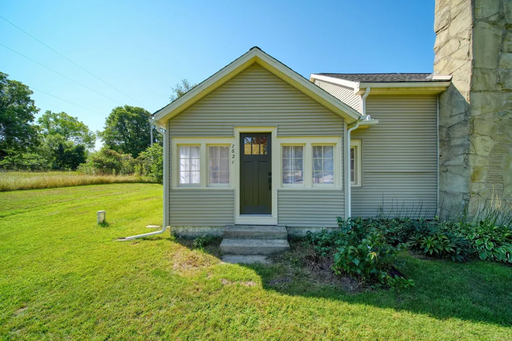 7621 Coon Hill Road Munith, MI 49259
