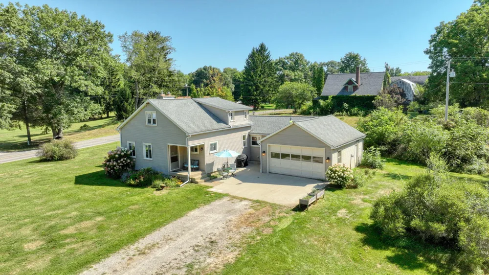 7621 Coon Hill Road Munith, MI 49259