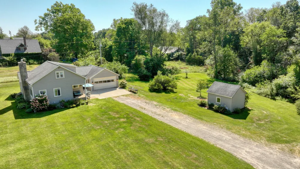 7621 Coon Hill Road Munith, MI 49259