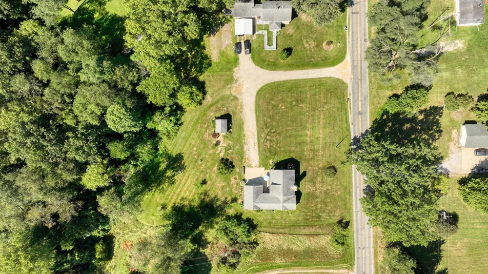 7621 Coon Hill Road Munith, MI 49259