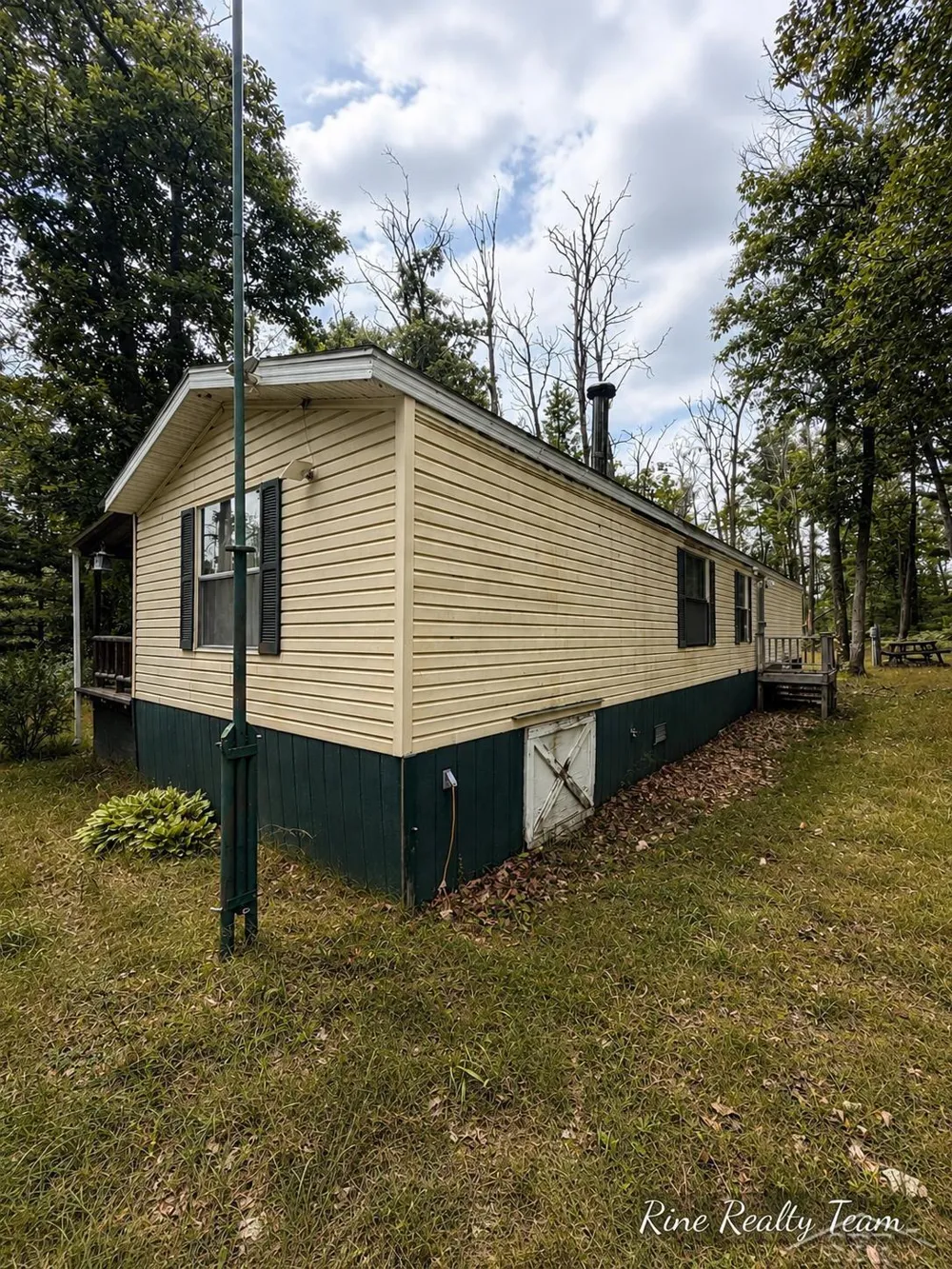 1385 Allard Acres Trail Albert Township, MI 49751