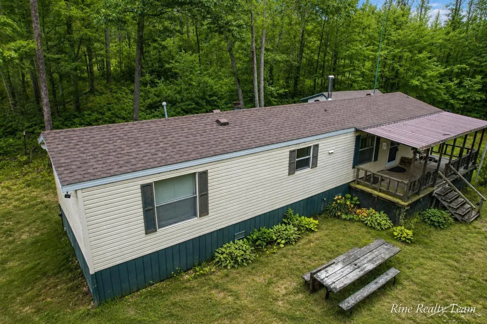 1385 Allard Acres Trail Albert Township, MI 49751